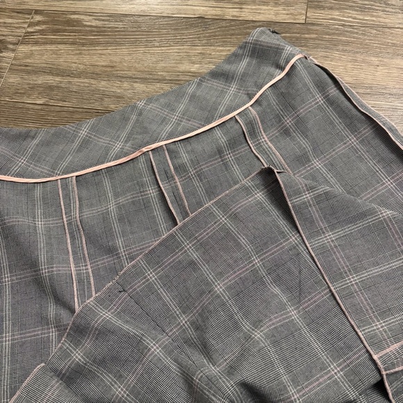 Y2K Vintage Sunny Leigh Plaid Fit & Flare Knee Skirt (Grey/Pink) Size 10 - Picture 2 of 7